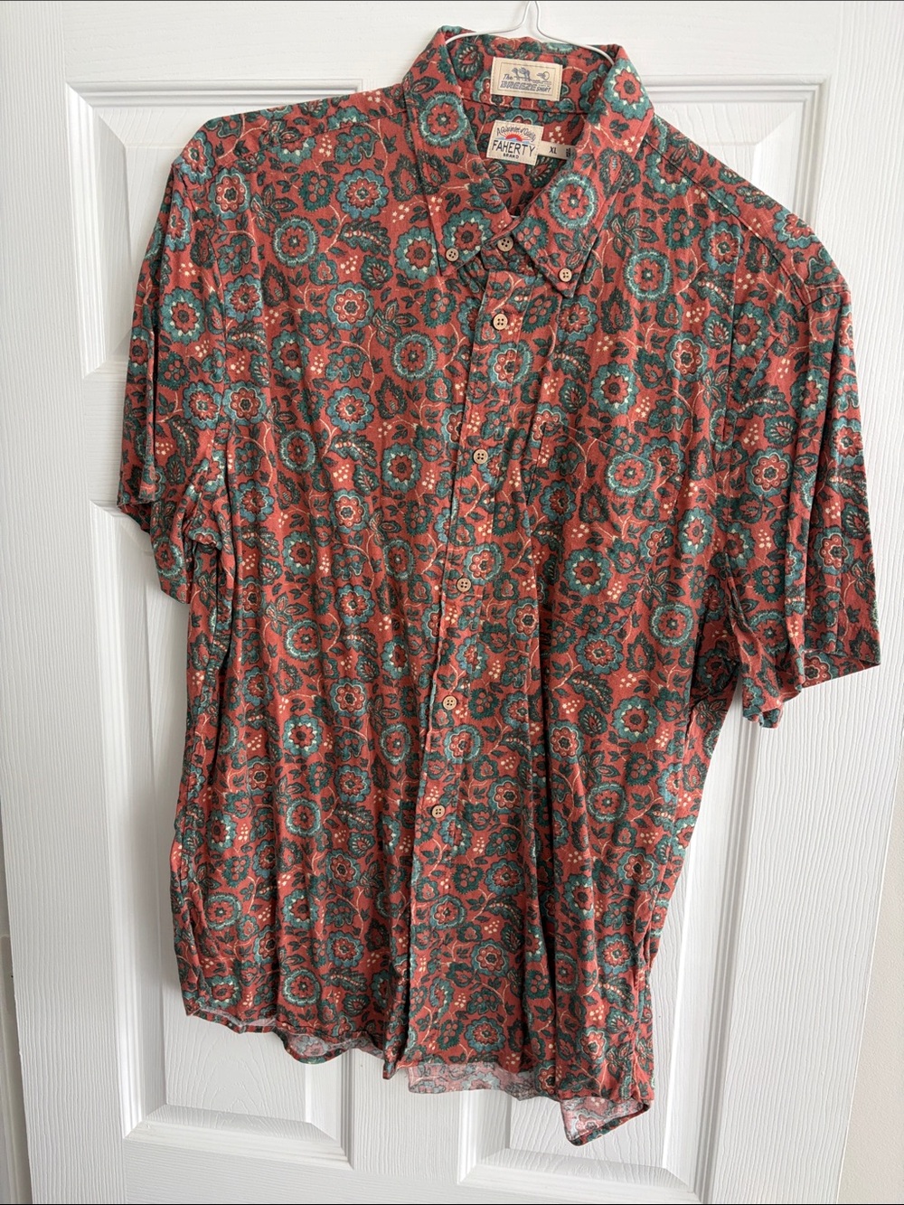 Faherty Coral-Red Floral Short-Sleeve Button-Down Shirt